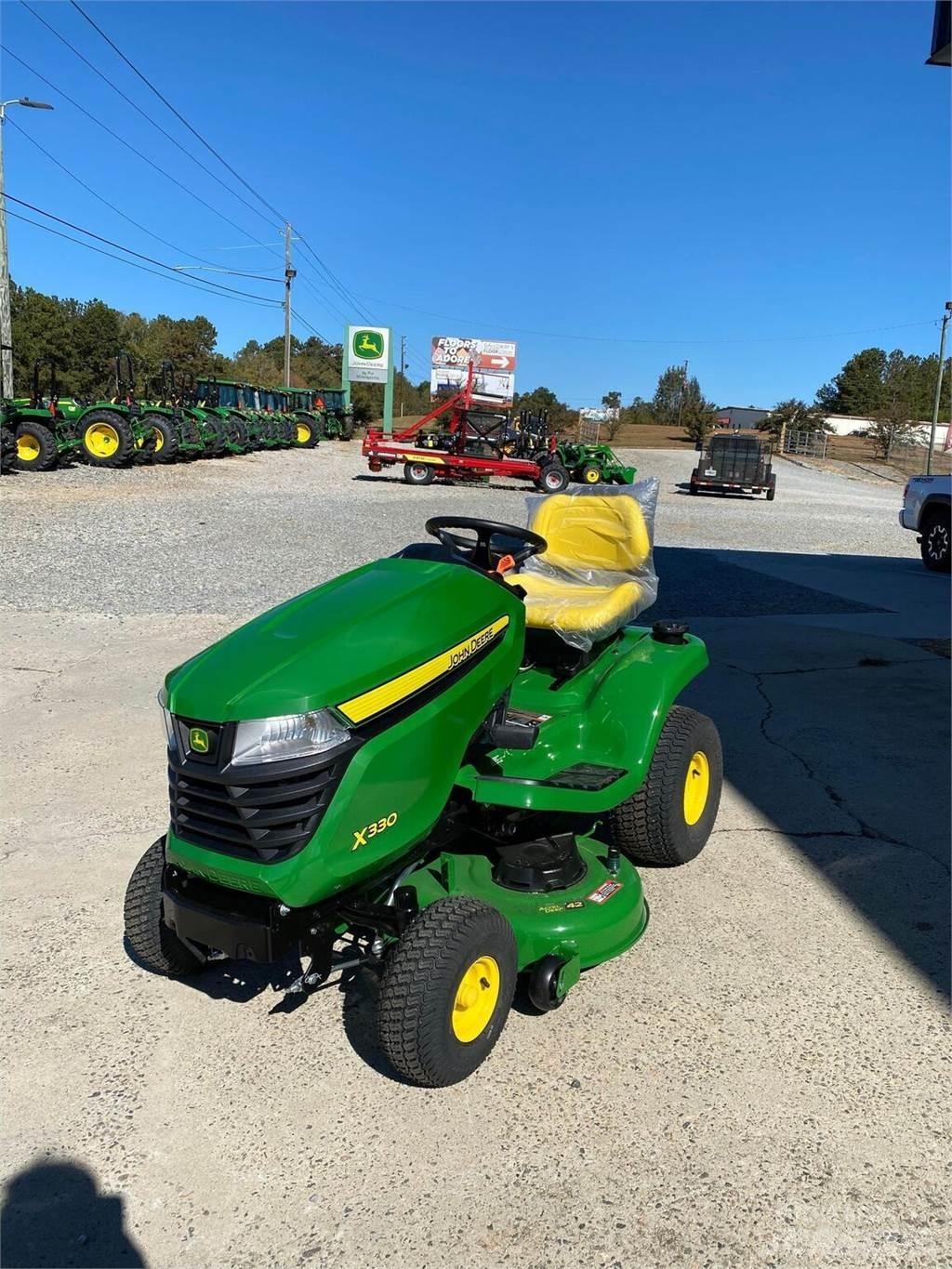 John Deere X330 Kompaktni (mali) traktori