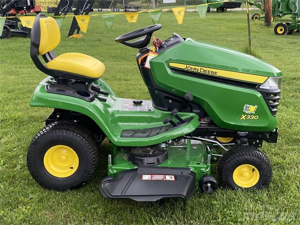 John Deere X330 Kompaktni (mali) traktori