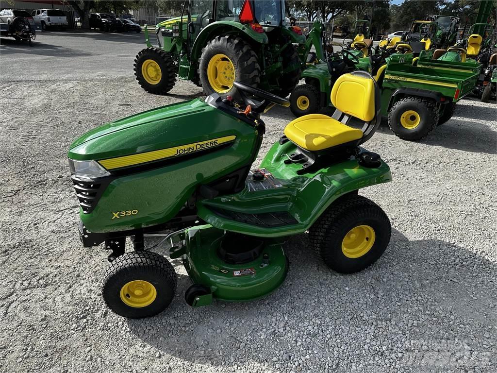 John Deere X330 Kompaktni (mali) traktori