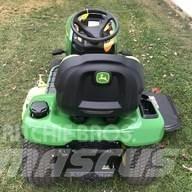 John Deere X330 Kompaktni (mali) traktori