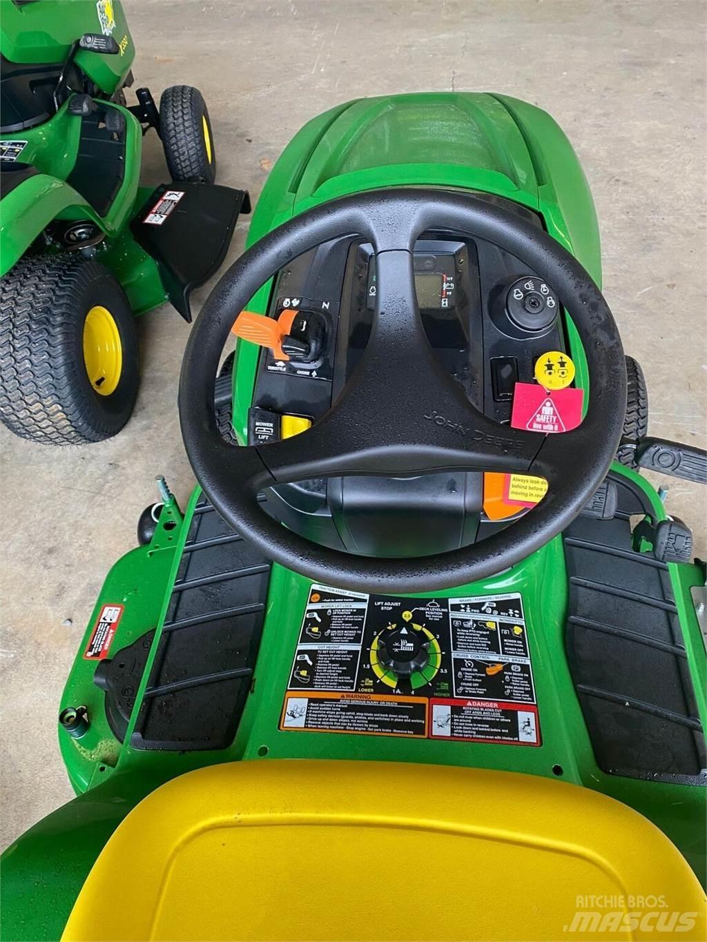 John Deere X330 Kompaktni (mali) traktori