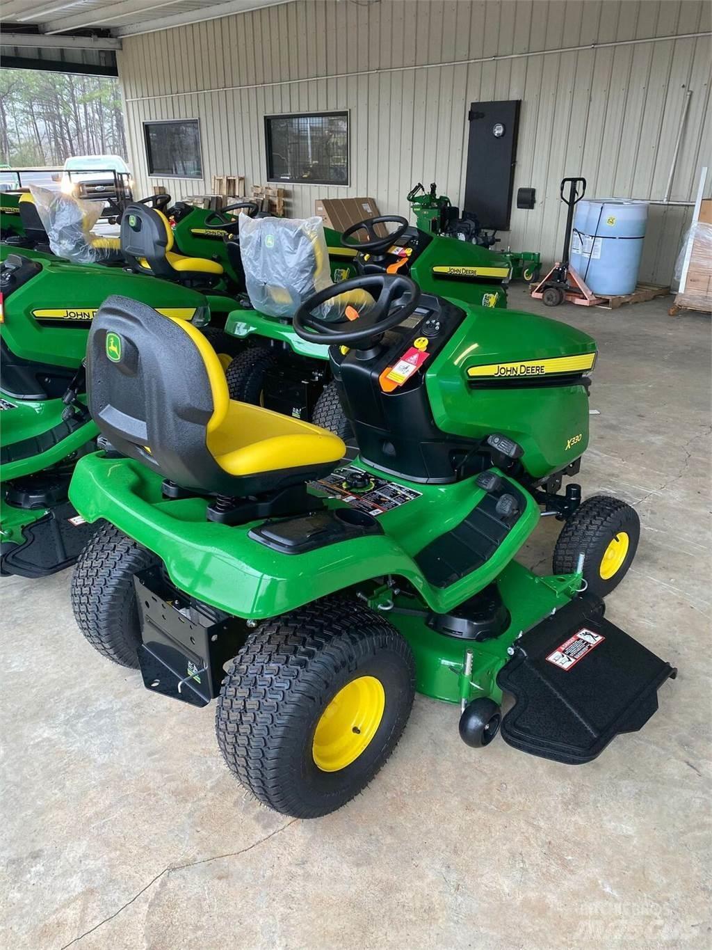 John Deere X330 Kompaktni (mali) traktori