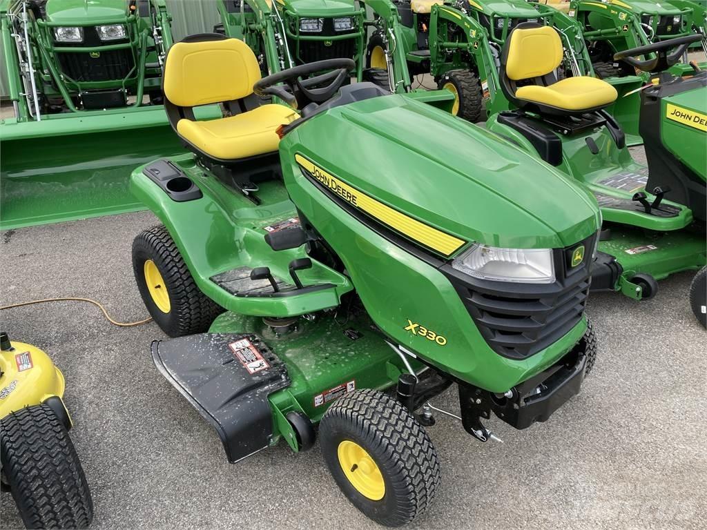 John Deere X330 Kompaktni (mali) traktori