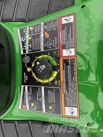 John Deere X370 Kompaktni (mali) traktori