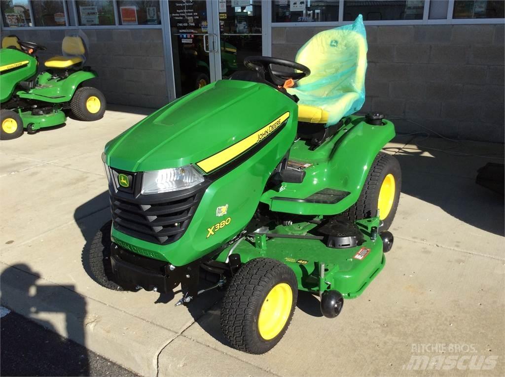 John Deere X380 Kompaktni (mali) traktori
