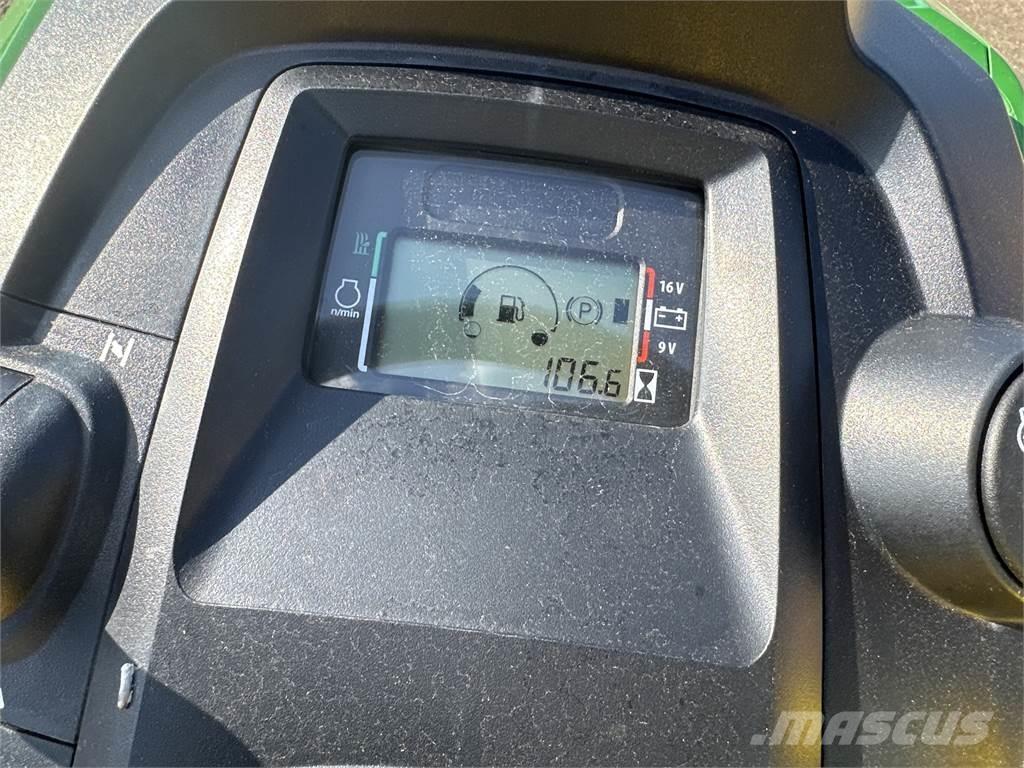 John Deere x380 Kompaktni (mali) traktori