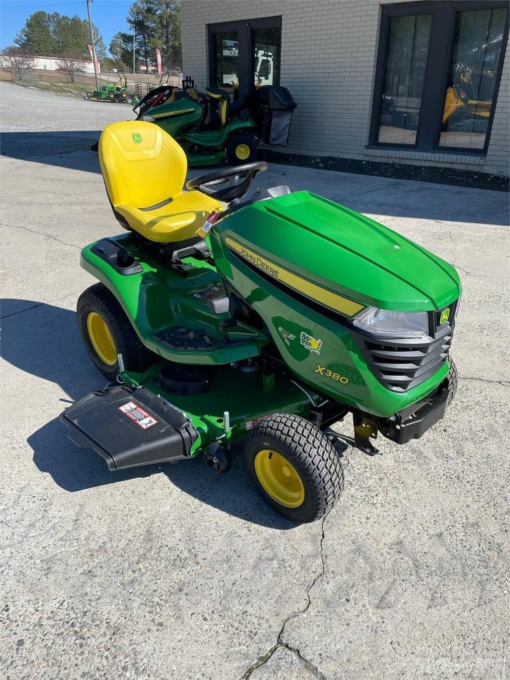 John Deere X380 Kompaktni (mali) traktori