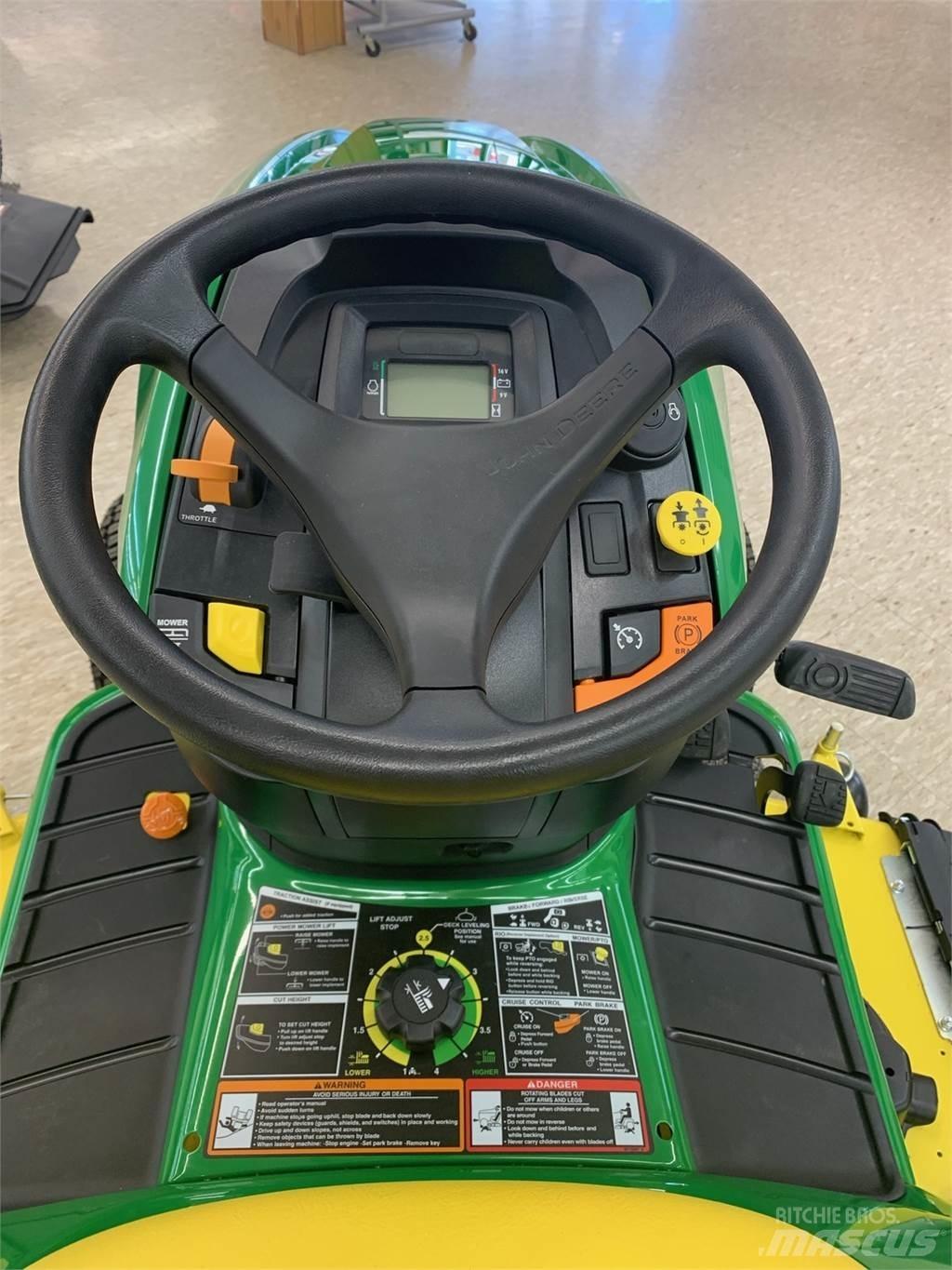 John Deere X380 Kompaktni (mali) traktori