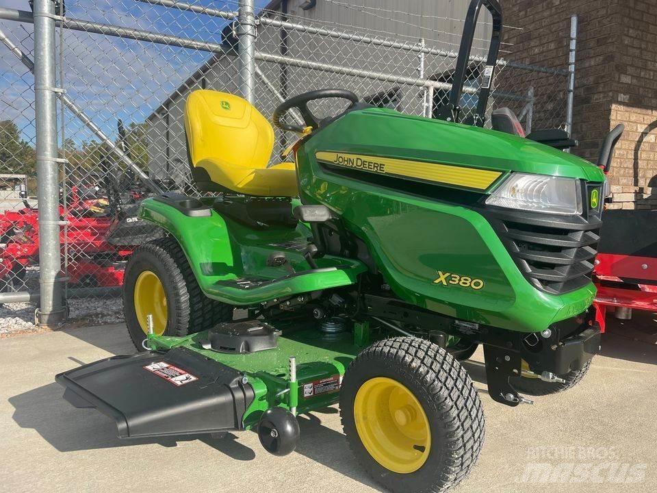 John Deere X380 Kompaktni (mali) traktori