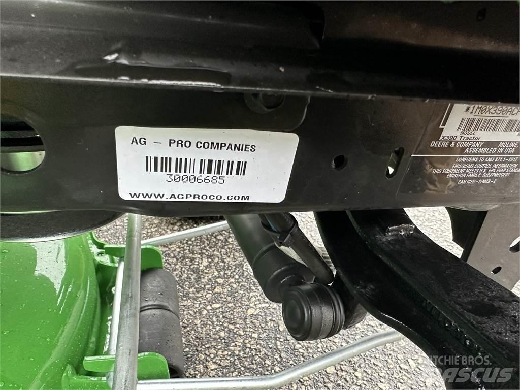 John Deere X390 Kompaktni (mali) traktori