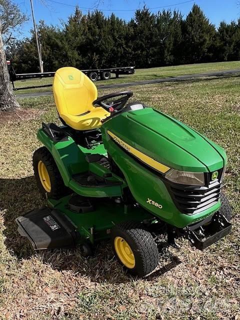 John Deere X580 Kompaktni (mali) traktori