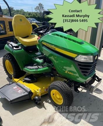 John Deere X580 Kompaktni (mali) traktori