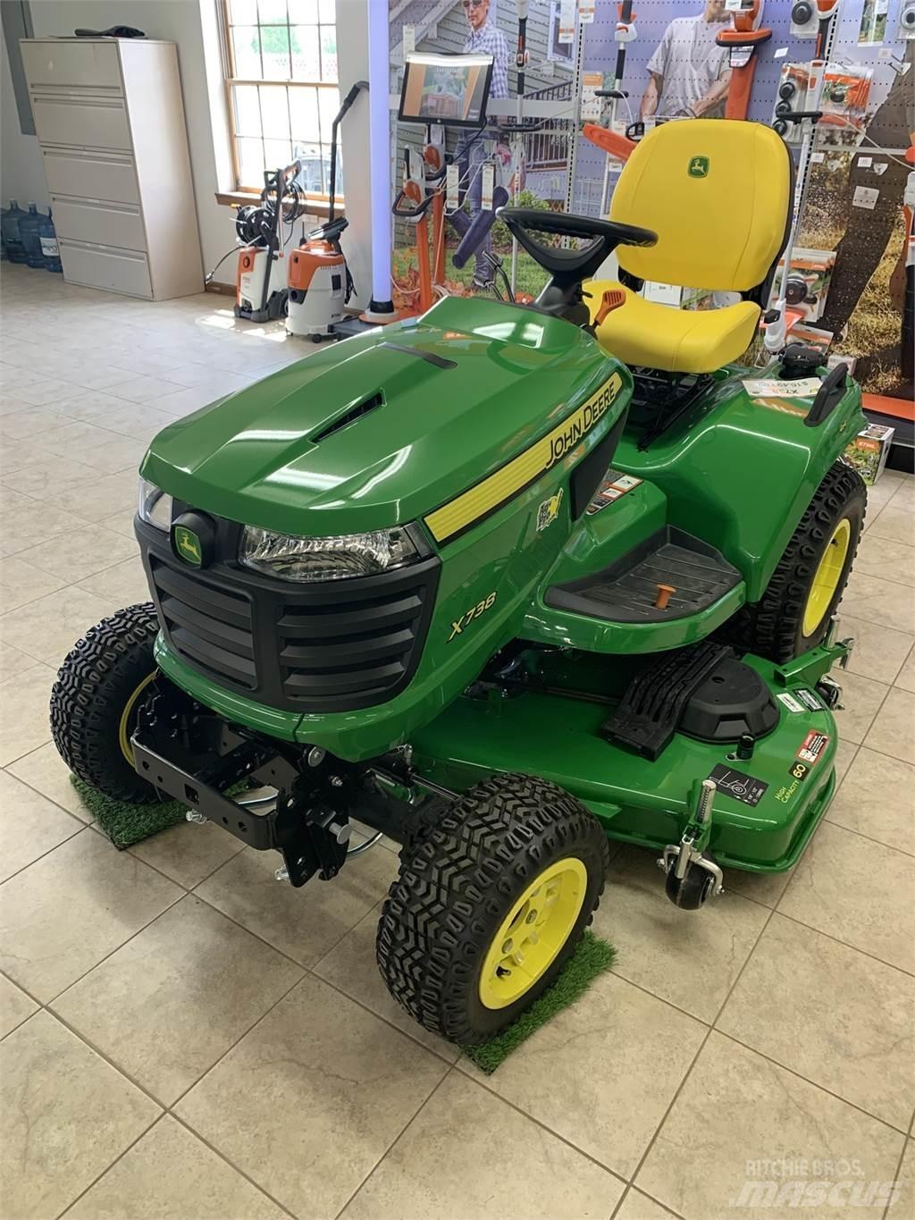 John Deere X738 Kompaktni (mali) traktori