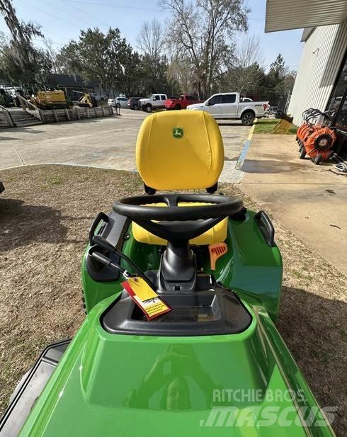 John Deere X739 Kompaktni (mali) traktori