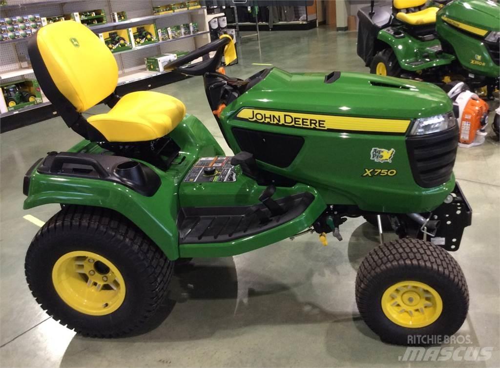 John Deere X750 Kompaktni (mali) traktori
