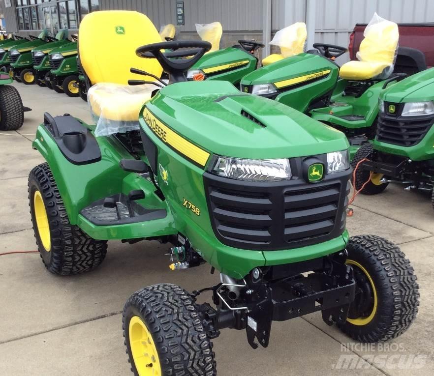 John Deere X758 Kompaktni (mali) traktori