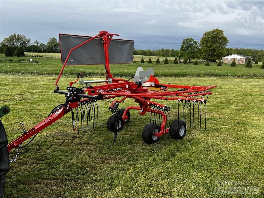 Kuhn GA4231T Okretači i sakupljači sijena