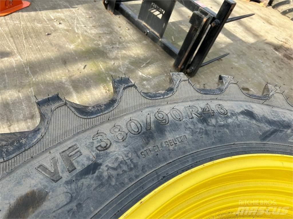  Row Crop Tyres Gume, kotači i naplatci
