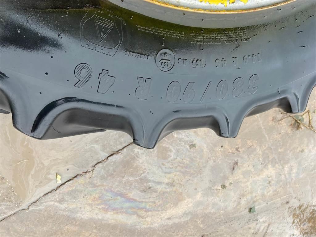  Row Crop Wheels Gume, kotači i naplatci