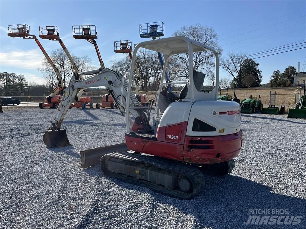 Takeuchi TB240 Mini bageri <7t