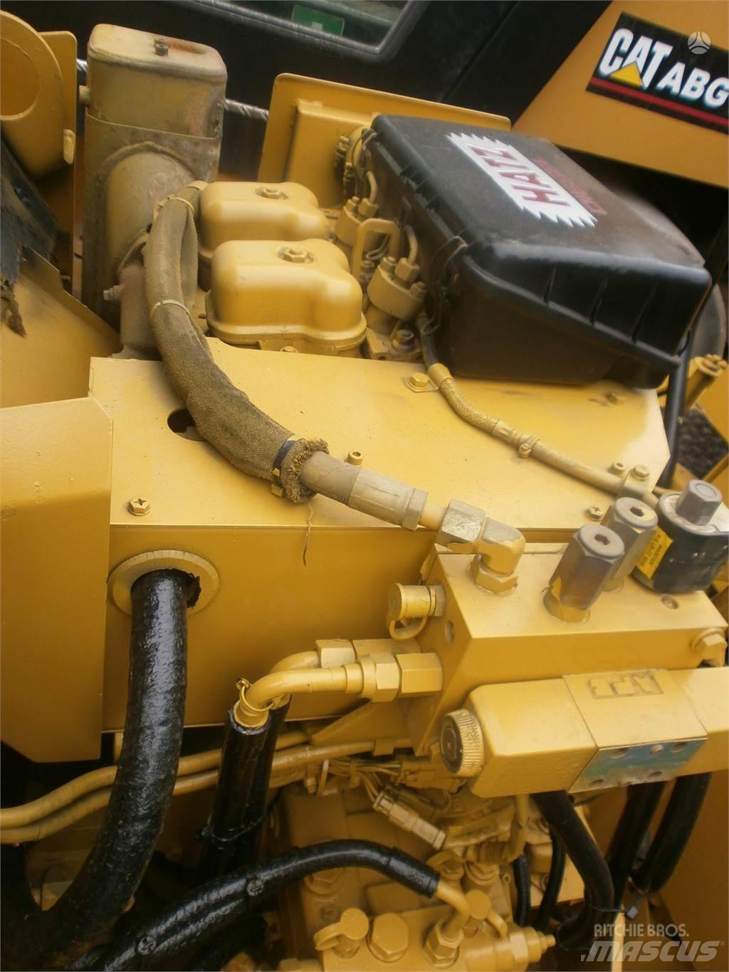 CAT CB224C Valjci sa dvojnim bubnjem