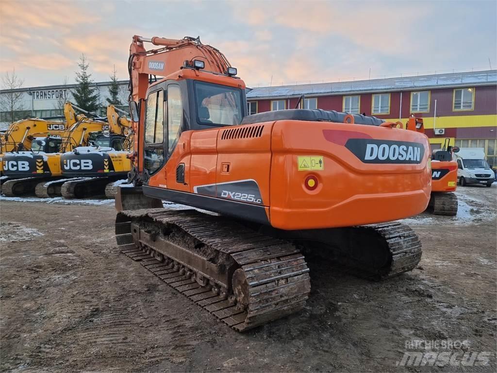 Doosan DX225LC Bageri gusjeničari