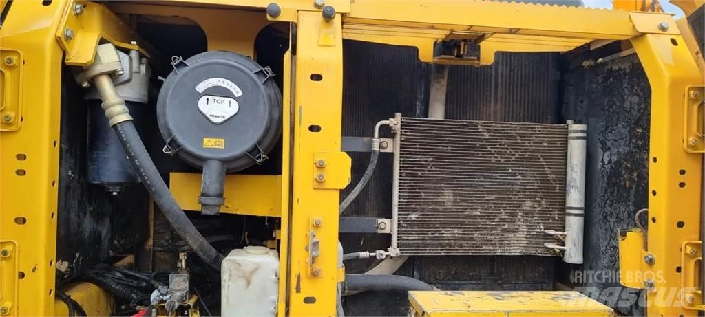 Komatsu PC210LC Bageri gusjeničari