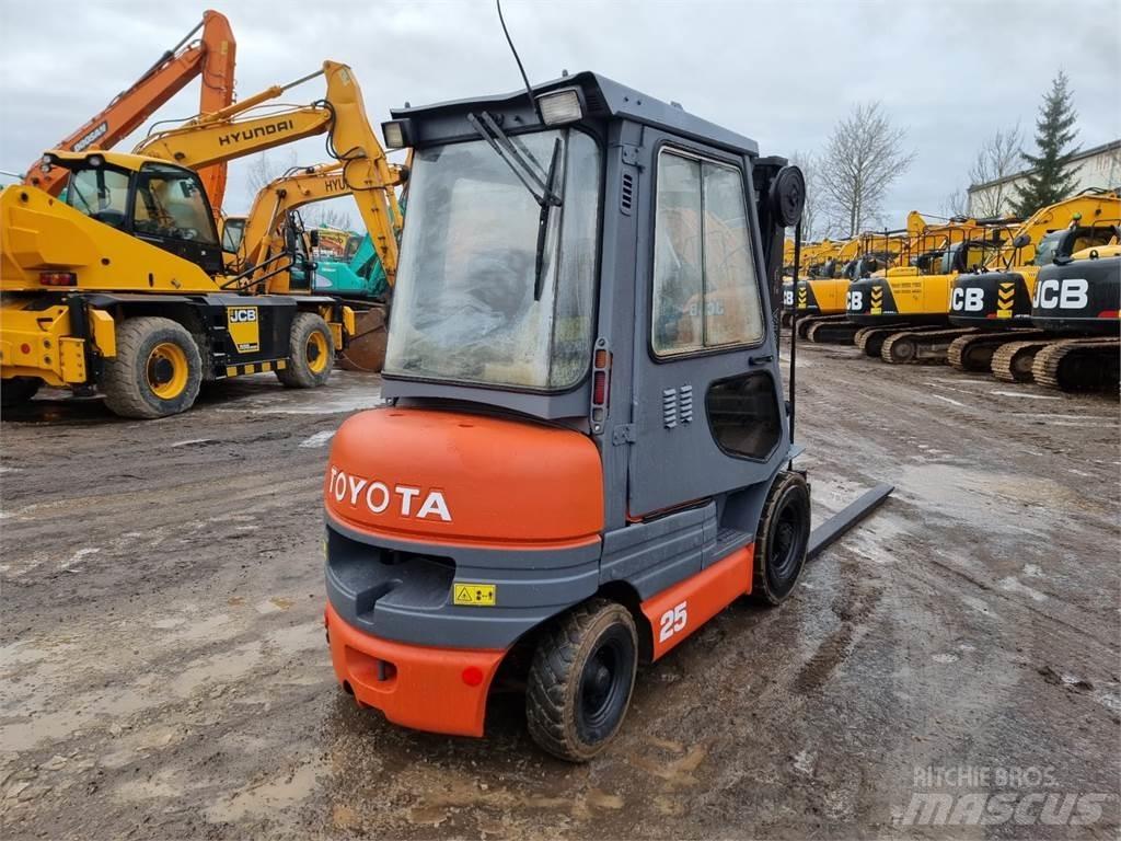 Toyota FD25 Dizelski viličari