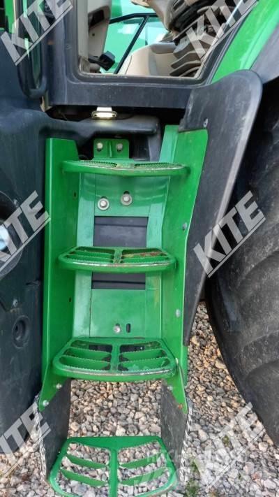 John Deere 6215R Traktori