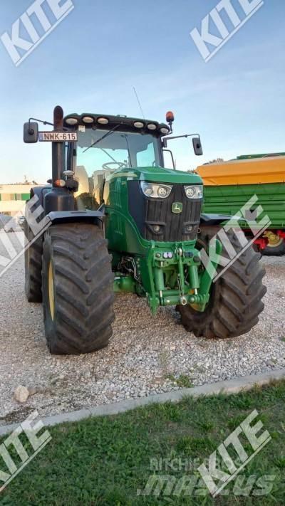 John Deere 6215R Traktori