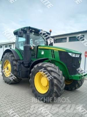 John Deere 7250R Traktori