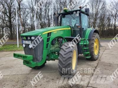John Deere 8130 Traktori
