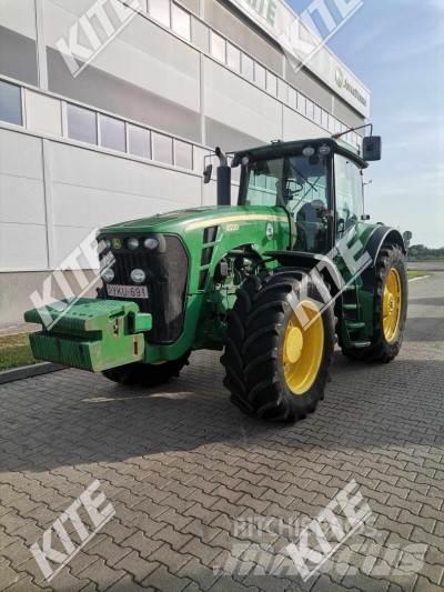 John Deere 8230 Traktori