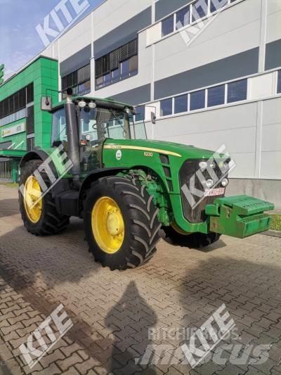 John Deere 8230 Traktori