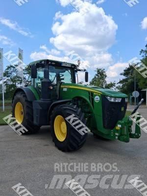 John Deere 8270R Traktori