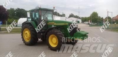 John Deere 8310 Traktori