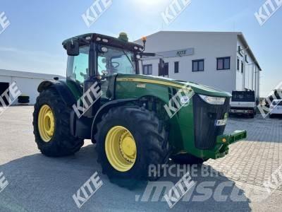 John Deere 8335R Traktori