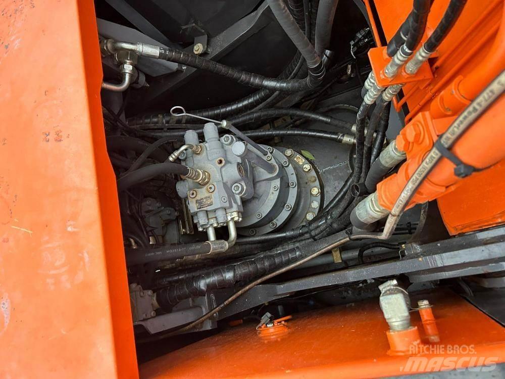 Hitachi ZX210LC-5B Bageri gusjeničari