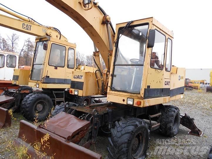 CAT 212B FT Bageri na kotačima