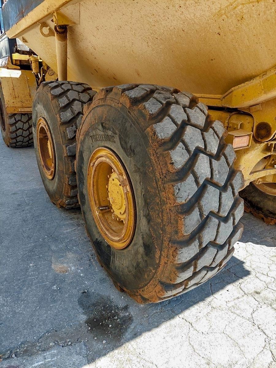 CAT D250E Zglobni demperi