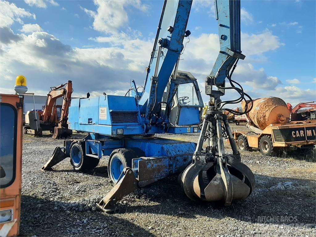Fuchs F 713,3M Bageri za manipuliranje materijalom / otpadom
