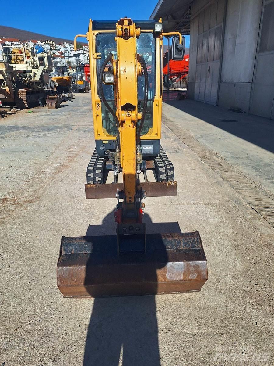 Hyundai 16-9 Mini bageri <7t