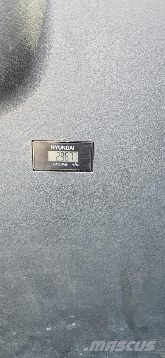 Hyundai R210NLC-9 Bageri gusjeničari