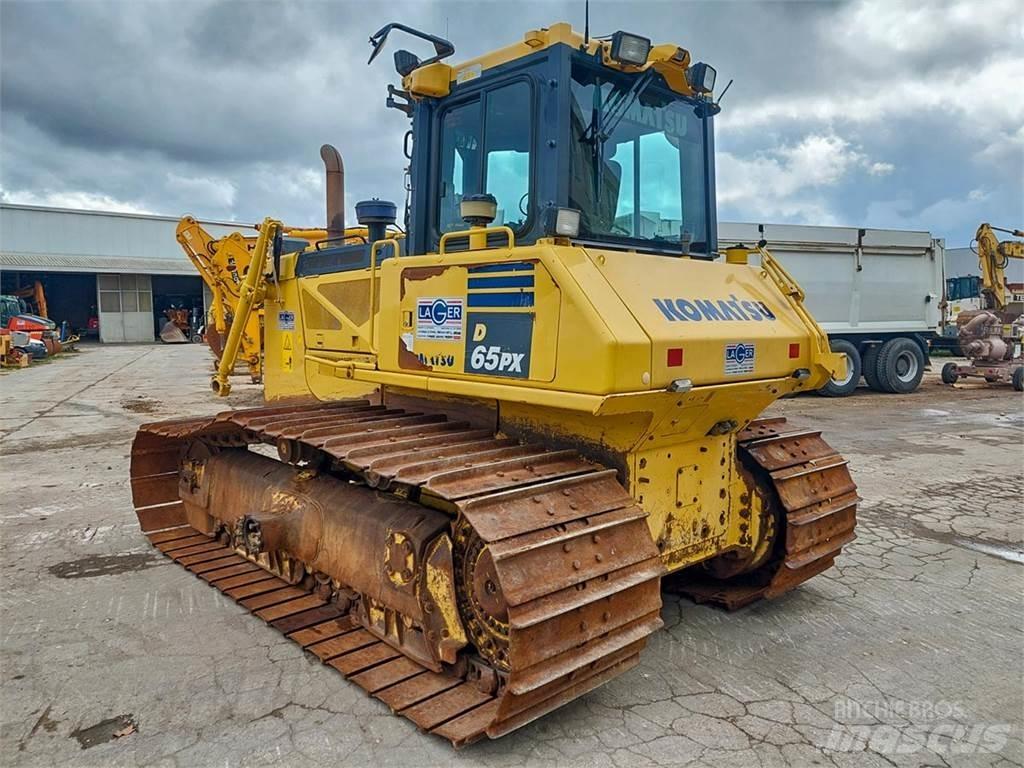 Komatsu D65PX-17 Buldožeri gusjeničari