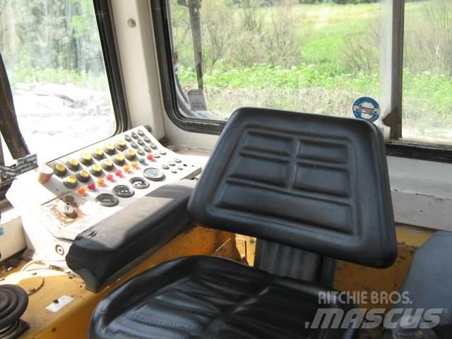Liebherr PR 732 L Buldožeri gusjeničari