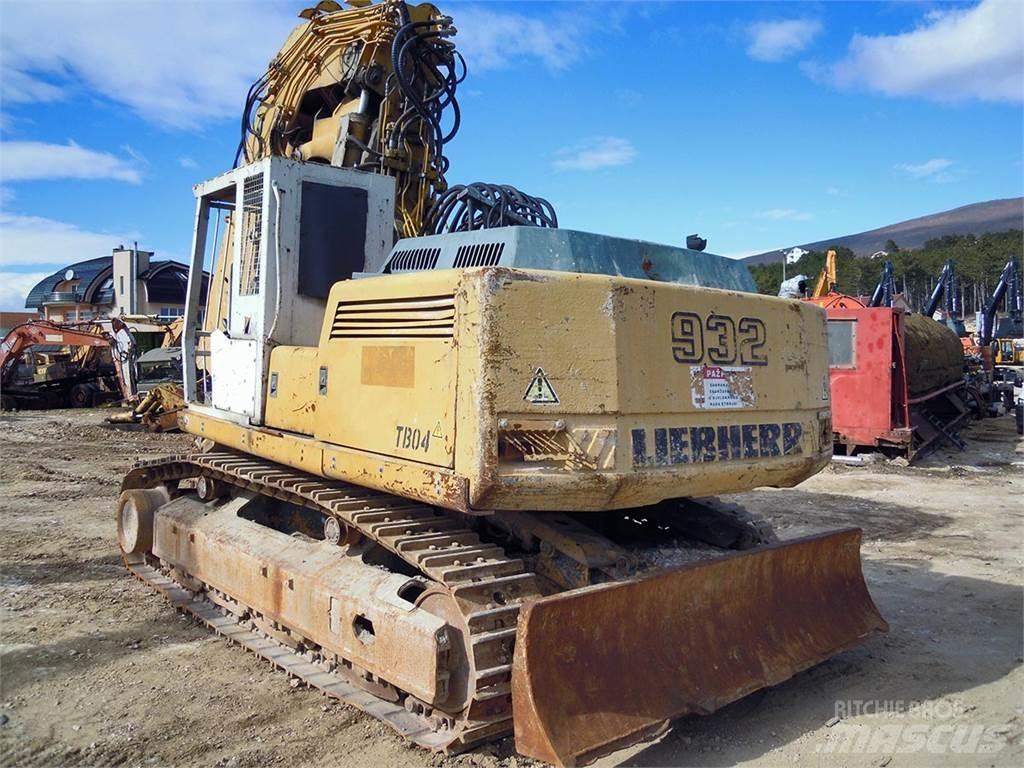 Liebherr R932 T Bageri gusjeničari