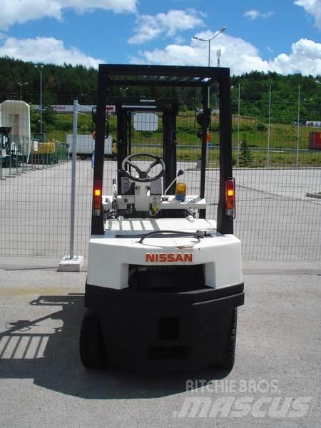 Nissan H01A15 Plinski viličari