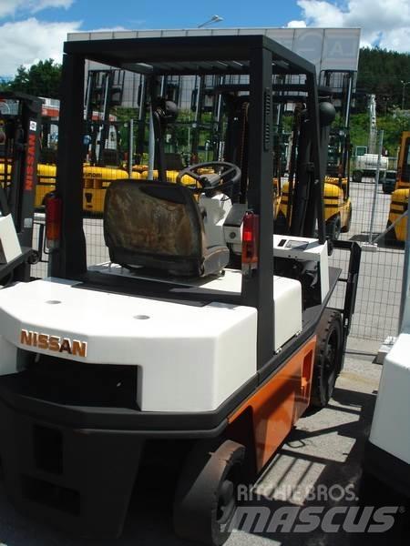 Nissan NH02M20 Viličari - ostalo