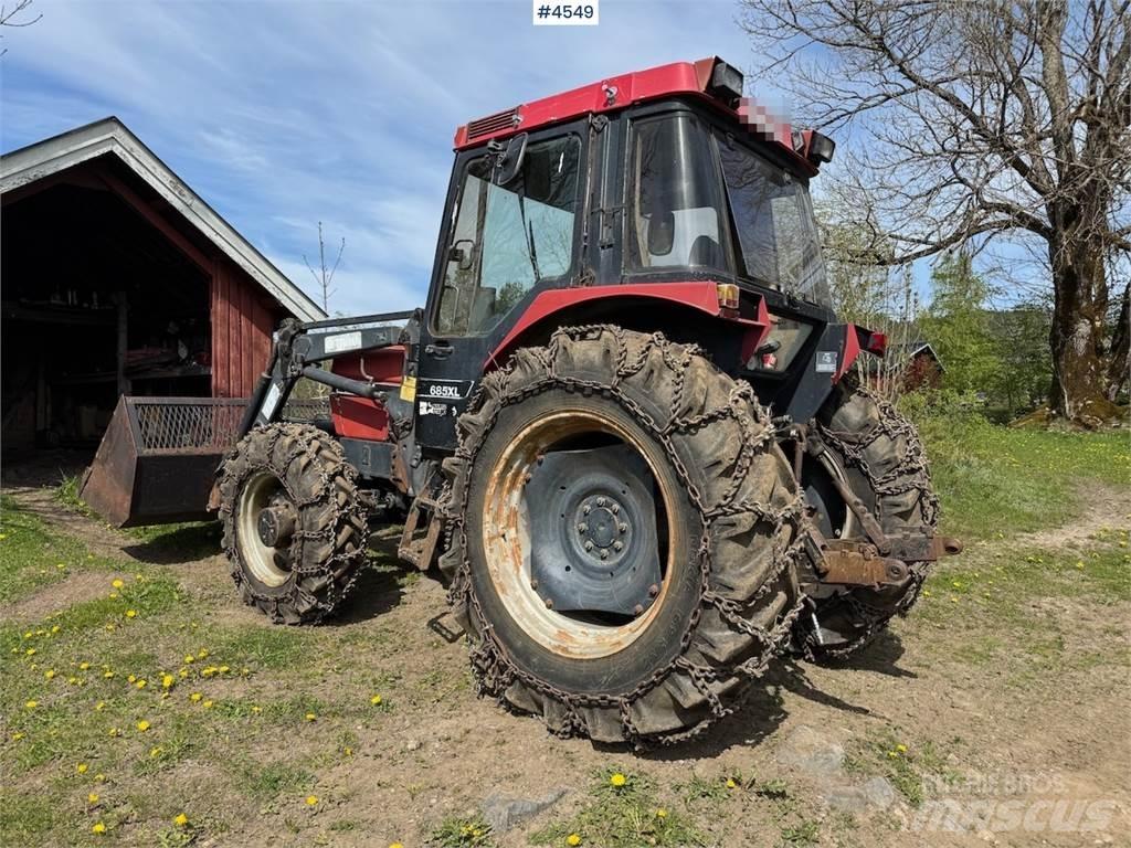 CASE 685 XL Traktori