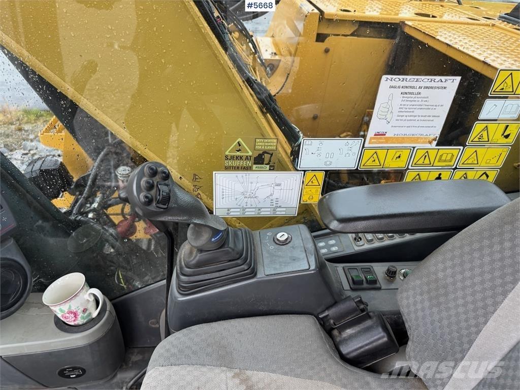 CAT 311F LRR Bageri gusjeničari